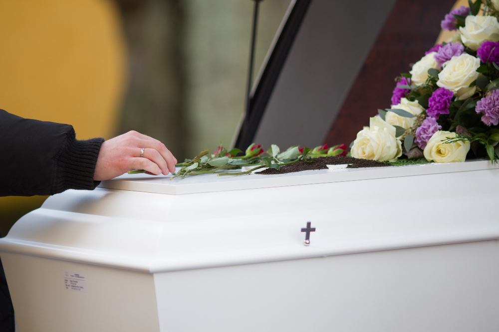 Jakie są procedury przy sprowadzaniu zwłok z zagranicy – o czym należy wiedzieć i jak się przygotować?